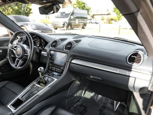 Used 2021 Porsche 718 Cayman RWD image 10