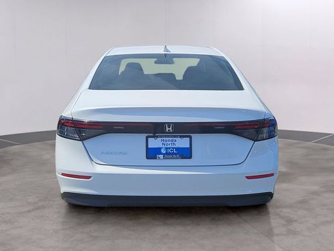 Certified 2025 Honda Accord LX image 5