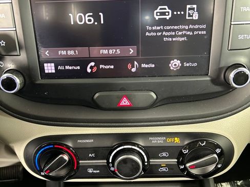 Used 2023 Kia Soul LX w/ LX Technology Package FWD image 14