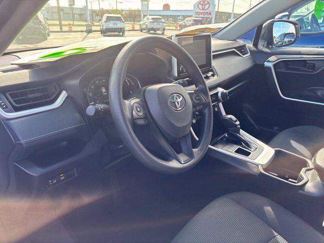 Used 2025 Toyota RAV4 LE AWD/4WD image 17