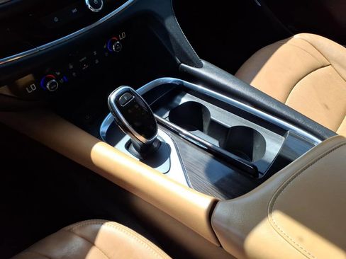 Used 2020 Buick Enclave Premium w/ Sun and Sites Package image 21