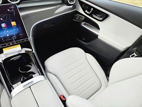 Used 2026 Mercedes-Benz GLC 300 4MATIC image 13