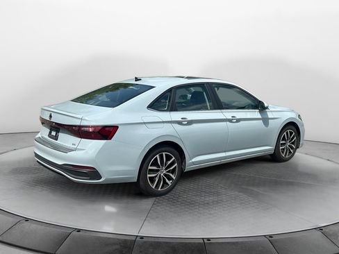Certified 2026 Volkswagen Jetta SE FWD image 7
