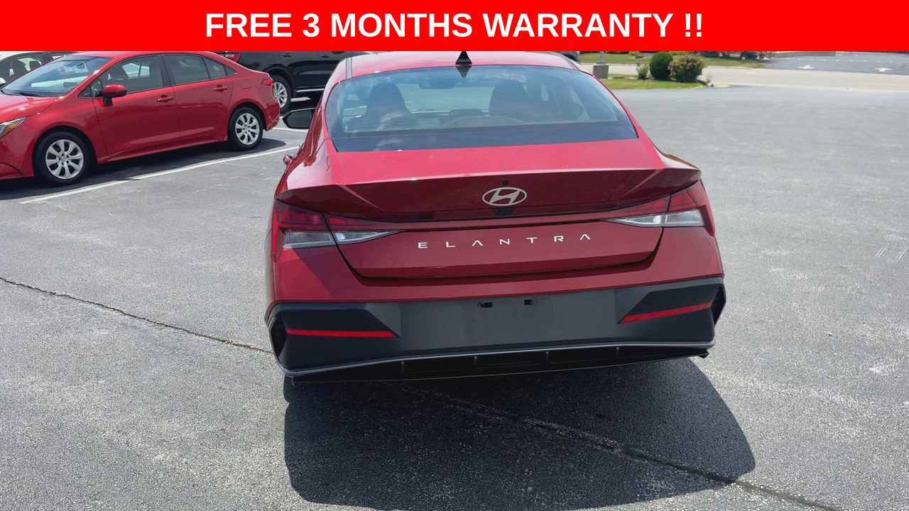 Used 2024 Hyundai Elantra SEL w/ Convenience Package FWD image 8