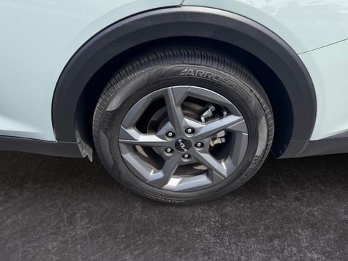 Used 2025 Kia K4 FWD image 14