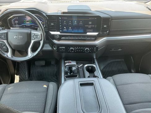 Used 2022 Chevrolet Silverado 1500 RST AWD/4WD image 11