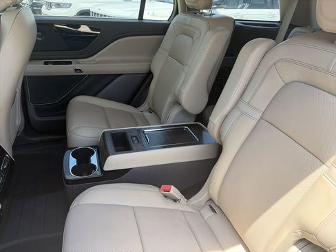 Used 2023 Lincoln Aviator Reserve w/ Equipment Group 201A RWD image 27