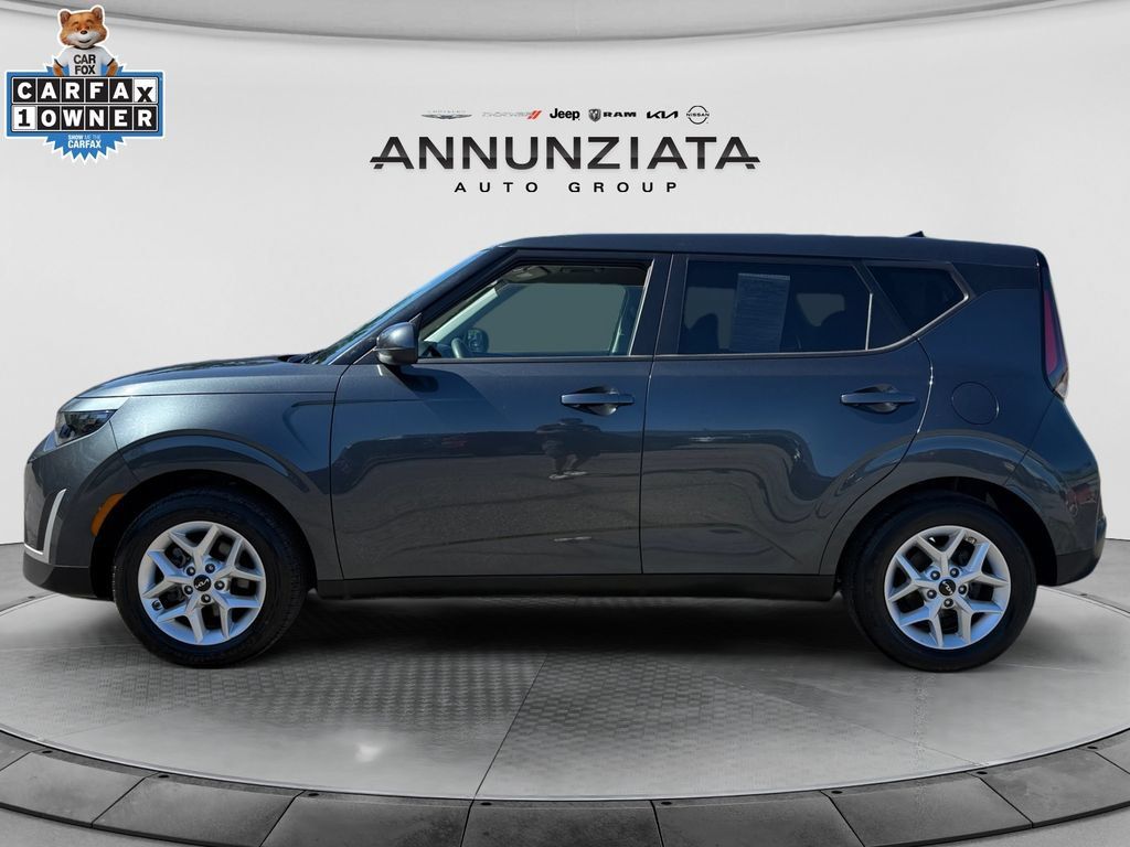 Certified 2025 Kia Soul LX w/ LX Technology Package FWD image 2
