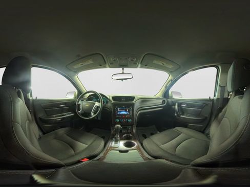 Used 2016 Chevrolet Traverse LT w/ Style and Technology Package FWD image 43
