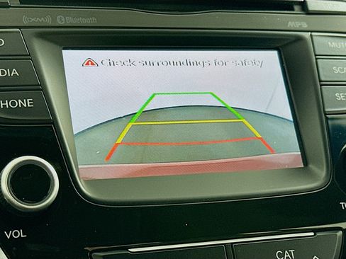 Used 2016 Hyundai Elantra Limited image 23