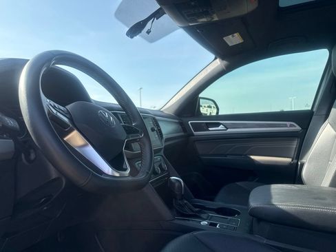 Used 2021 Volkswagen Atlas Cross Sport SE FWD image 38