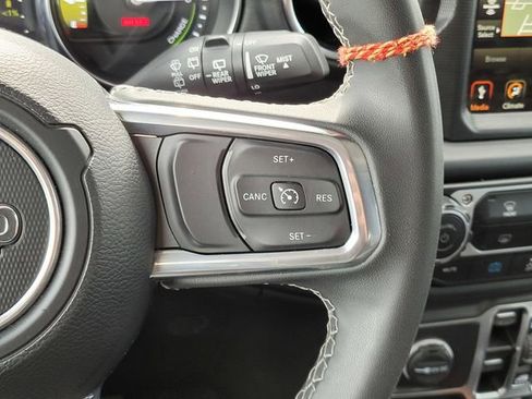 Used 2023 Jeep Wrangler Unlimited Sahara image 26