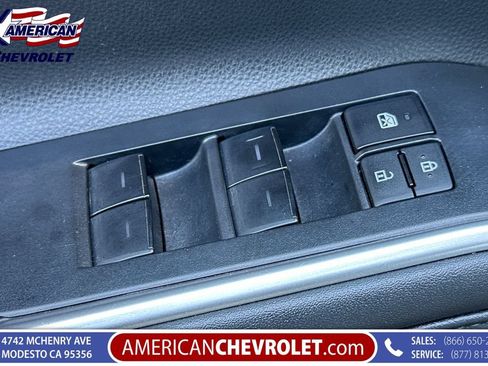 Used 2023 Toyota Highlander XLE FWD image 12