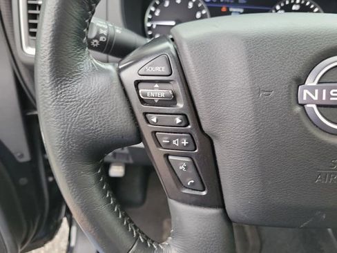 Used 2023 Nissan Frontier SV w/ SV Premium Package image 14