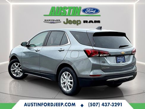Used 2023 Chevrolet Equinox LT w/ Driver Convenience Package image 2