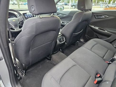 Used 2025 Chevrolet Malibu LT FWD image 18