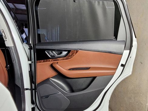 Used 2018 Audi Q7 3.0T Premium Plus w/ Premium Plus Package image 31