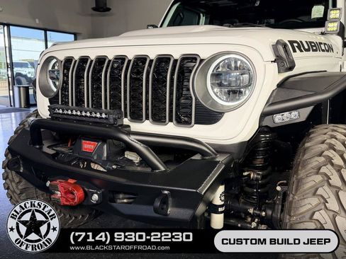 Used 2024 Jeep Gladiator Rubicon AWD/4WD image 5