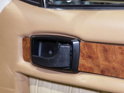 Used 1988 Ford Mustang LX image 40