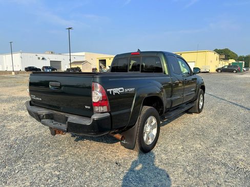 Used 2014 Toyota Tacoma 4x4 Access Cab V6 w/ TRD Sport Package image 5