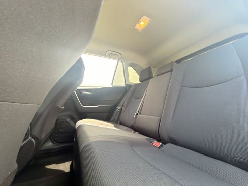 Used 2020 Toyota RAV4 LE AWD/4WD image 15