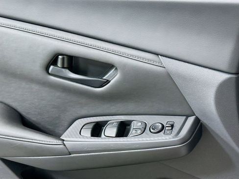 Used 2025 Nissan Sentra S FWD image 15