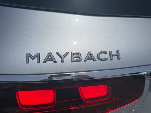 Used 2024 Mercedes-Benz Maybach GLS 600 4MATIC image 12