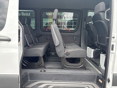 Used 2025 Mercedes-Benz Sprinter 2500 image 21
