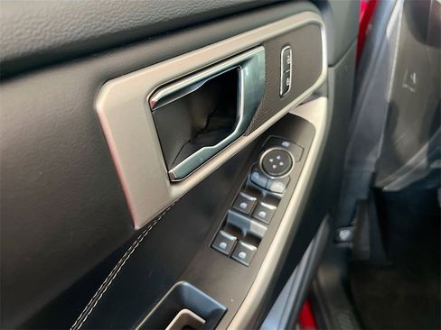 Used 2022 Ford Explorer XLT w/ Class IV Trailer Tow Package image 18