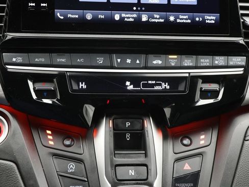Used 2025 Honda Odyssey Sport-L image 23