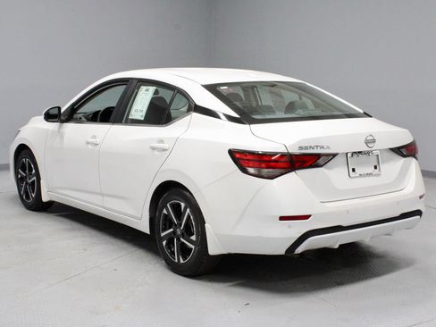 Used 2025 Nissan Sentra SV FWD image 8