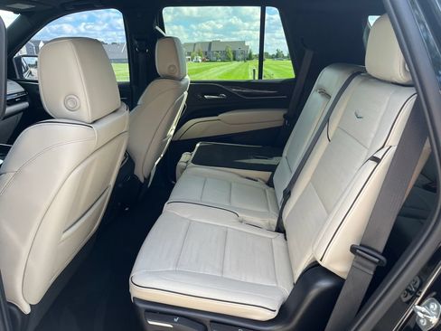 Used 2023 Cadillac Escalade Sport w/ LPO, ONYX Package AWD/4WD image 16