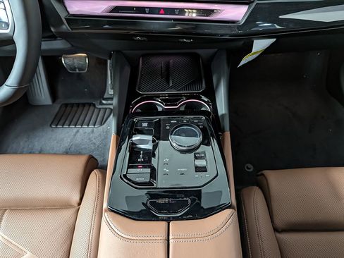 New 2026 BMW 550e xDrive image 25