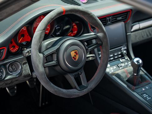 Used 2018 Porsche 911 GT3 RWD image 4