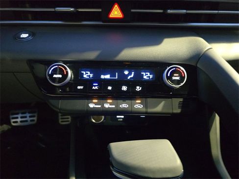 New 2026 Hyundai Elantra Sport image 18