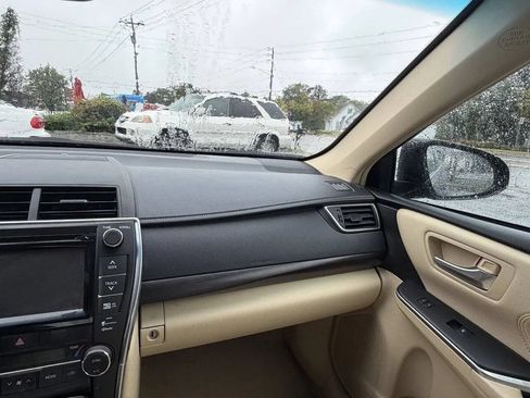 Used 2015 Toyota Camry XLE FWD image 17