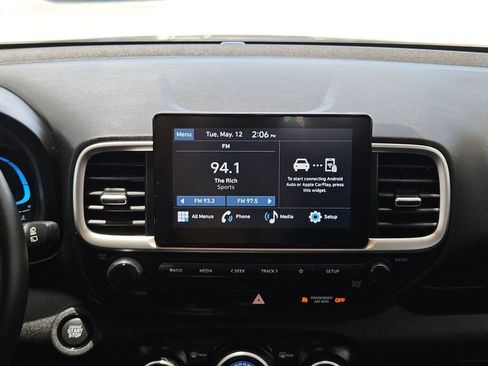 Used 2025 Hyundai Venue SEL FWD image 20