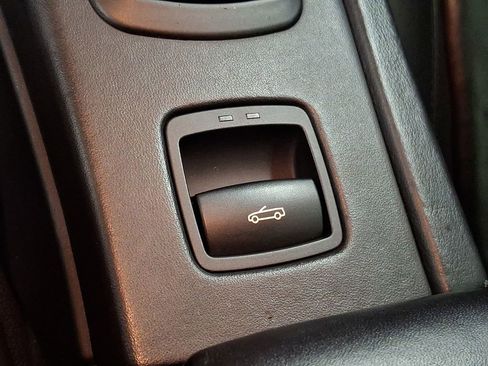 Used 2011 BMW M3 Convertible image 22