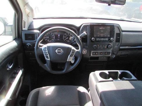 Used 2022 Nissan Titan SV RWD image 13