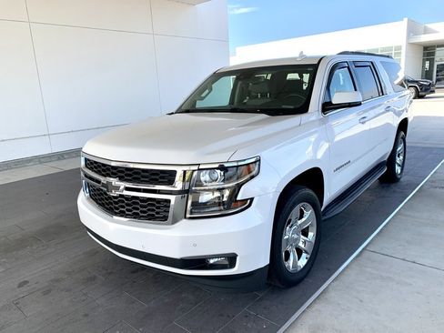 Used 2019 Chevrolet Suburban LT image 1