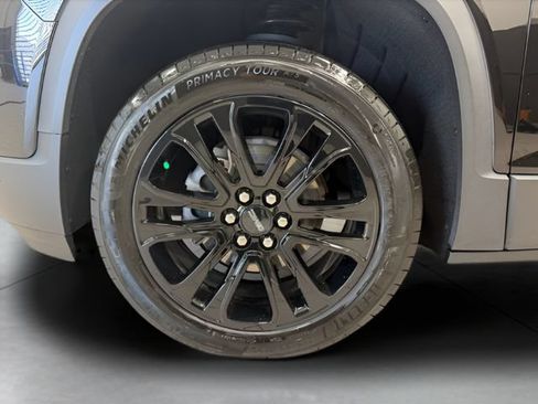 Used 2023 GMC Acadia SLE w/ Driver Convenience Package AWD/4WD image 22