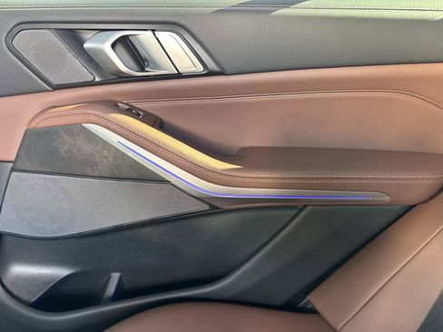 Used 2025 BMW X5 sDrive40i w/ Premium Package image 15