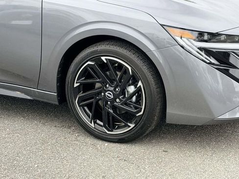New 2026 Nissan Sentra SR w/ SR Premium Package FWD image 7