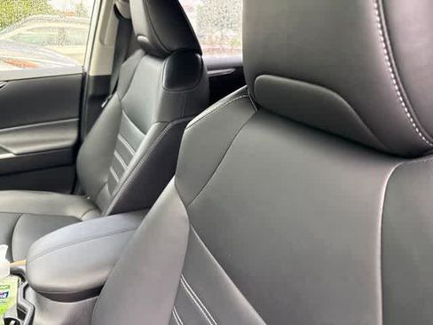 Used 2021 Toyota RAV4 XLE Premium AWD/4WD image 7