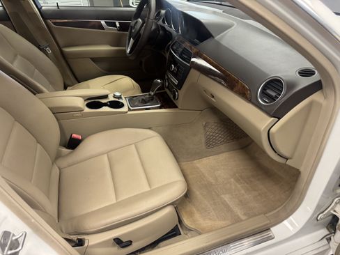 Used 2013 Mercedes-Benz C 250 Sedan image 12