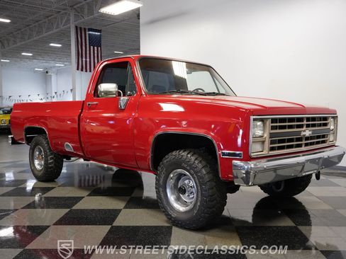 Used 1987 Chevrolet C/K Truck 1500 AWD/4WD image 17