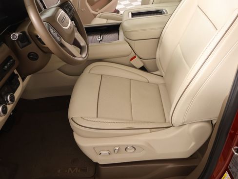 Used 2024 GMC Yukon Denali w/ Max Trailering Package image 10