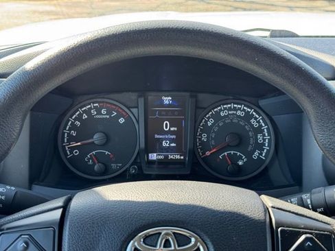 Used 2022 Toyota Tacoma SR image 24