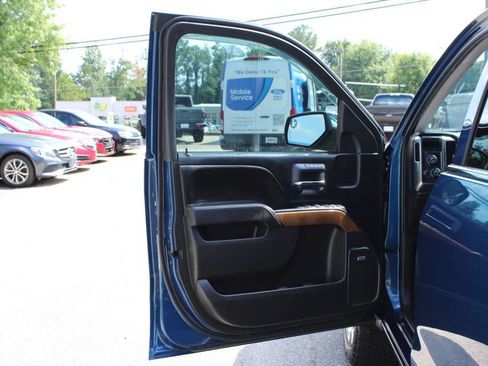 Used 2017 Chevrolet Silverado 1500 LTZ w/ Sport Package AWD/4WD image 12