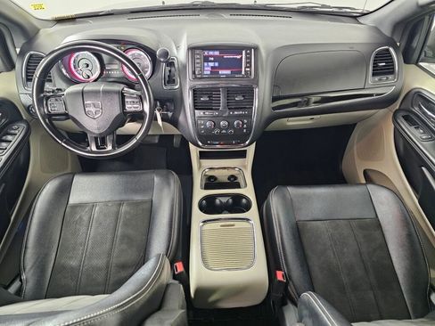 Used 2019 Dodge Grand Caravan SXT image 18